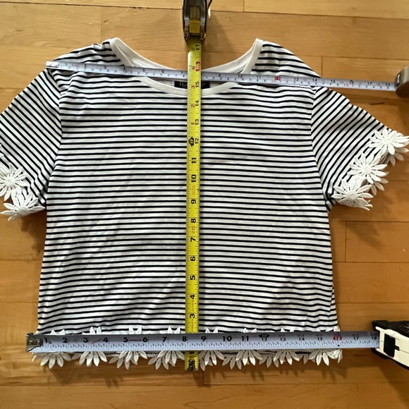 Topshop Cropped Striped Shirt with Floral Attachments | Size 2 or XS - Picture 7 of 11